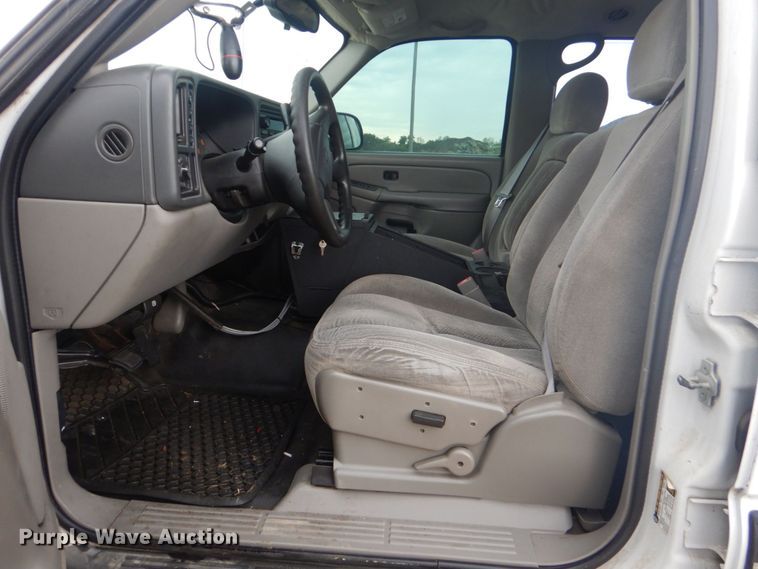 image for item DO1630 2004 Chevrolet Tahoe  SUV