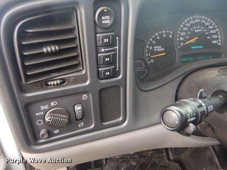 image for item DO1630 2004 Chevrolet Tahoe  SUV