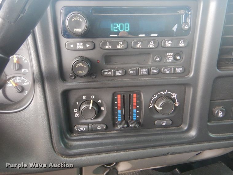 image for item DO1630 2004 Chevrolet Tahoe  SUV