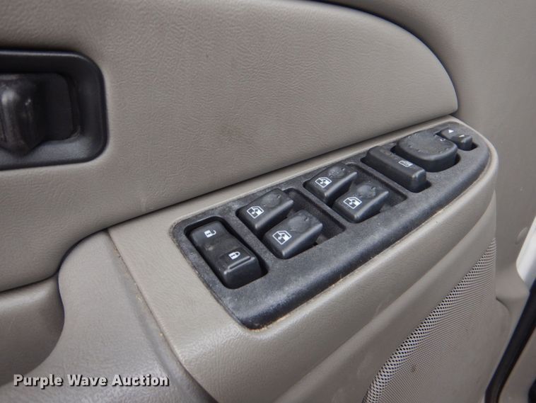 image for item DO1630 2004 Chevrolet Tahoe  SUV