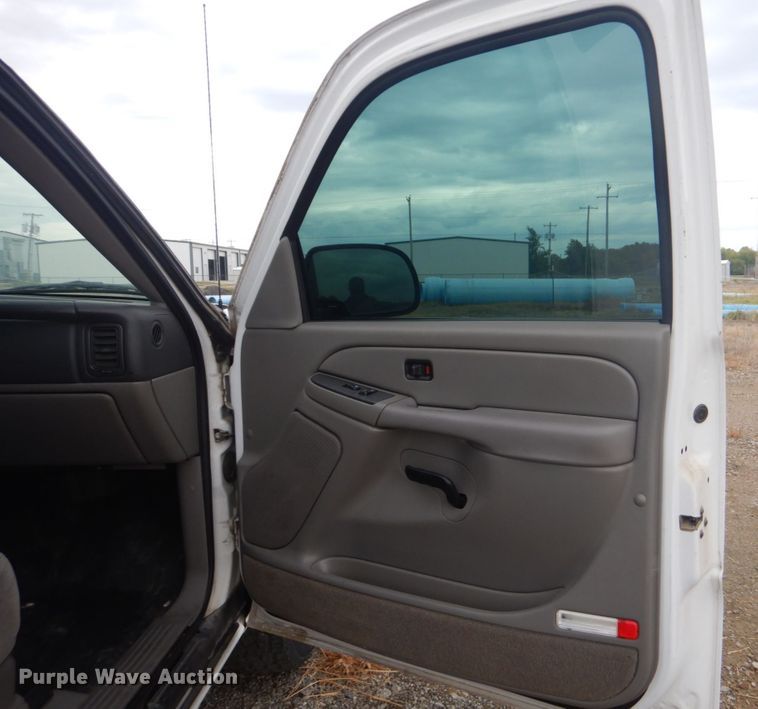 image for item DO1630 2004 Chevrolet Tahoe  SUV