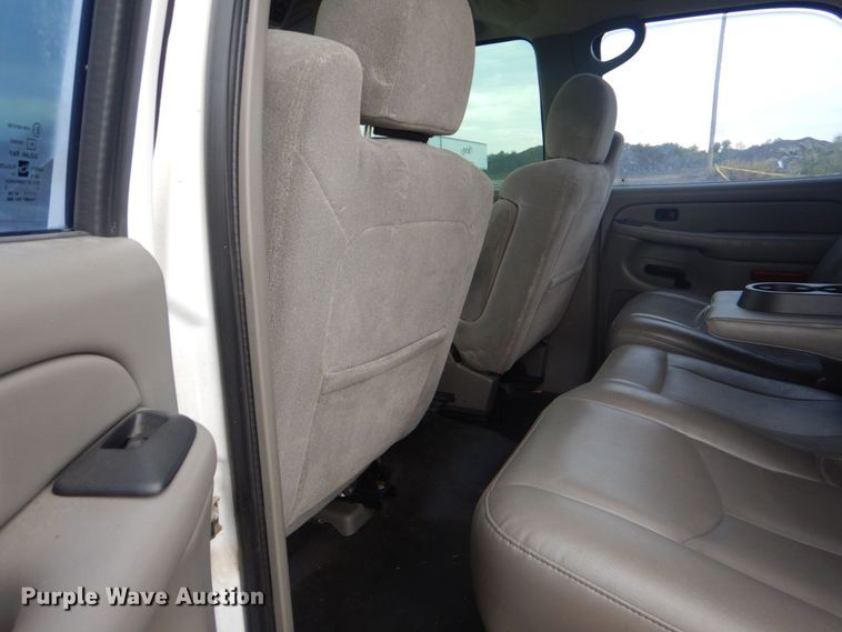 image for item DO1630 2004 Chevrolet Tahoe  SUV