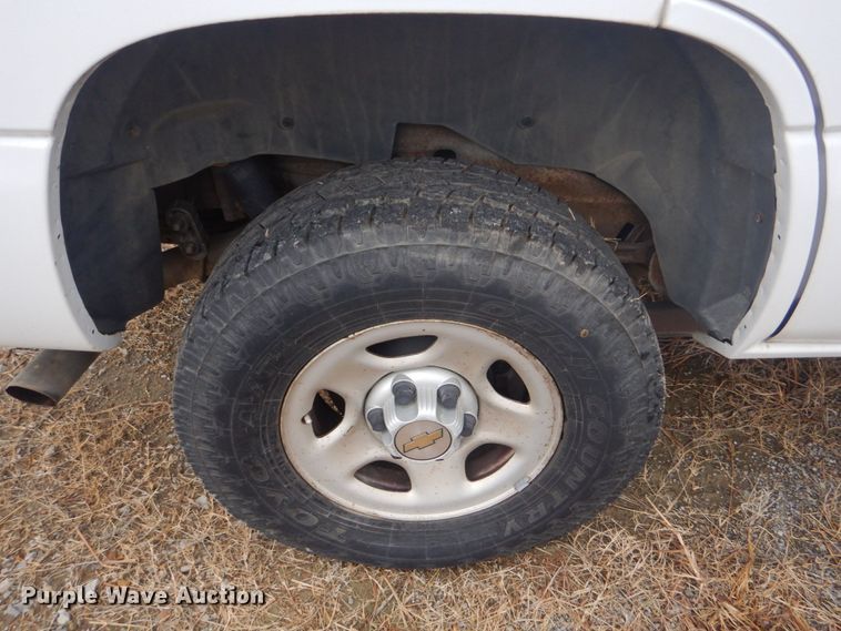 image for item DO1630 2004 Chevrolet Tahoe  SUV