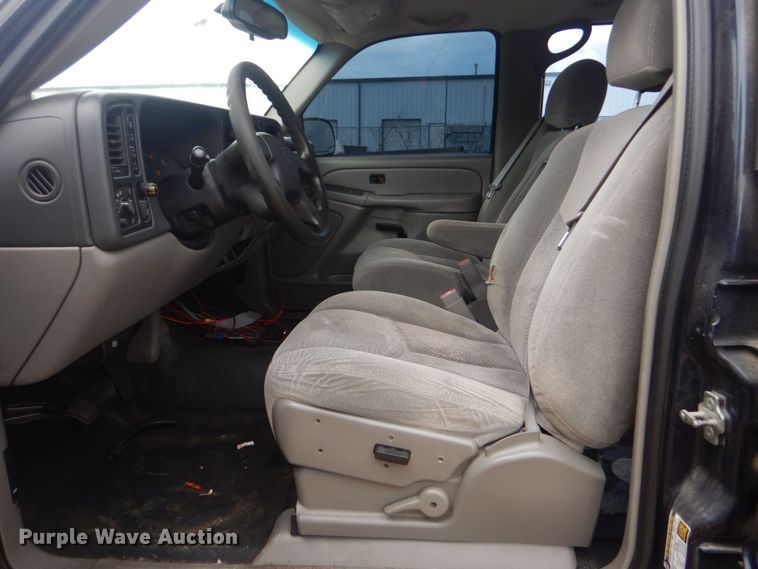 image for item DO1631 2004 Chevrolet Tahoe  SUV