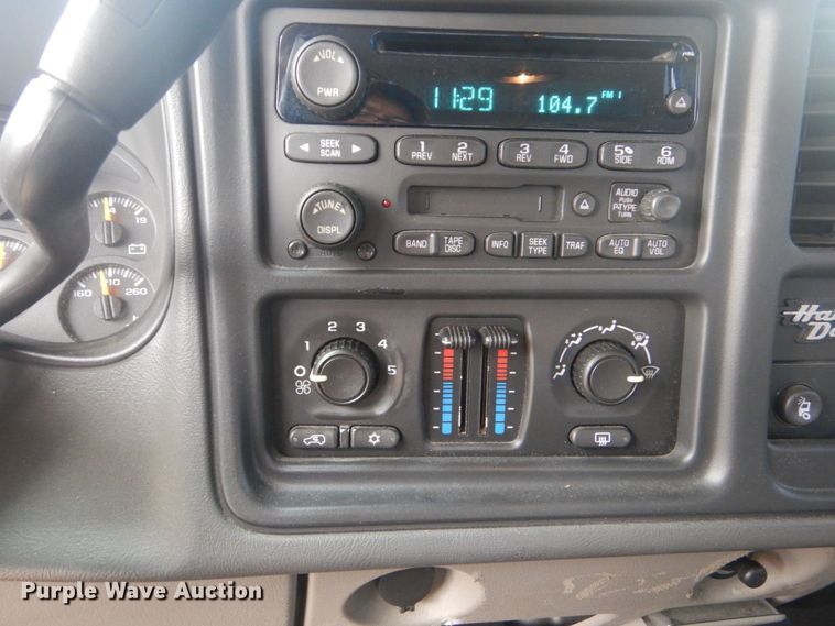 image for item DO1631 2004 Chevrolet Tahoe  SUV