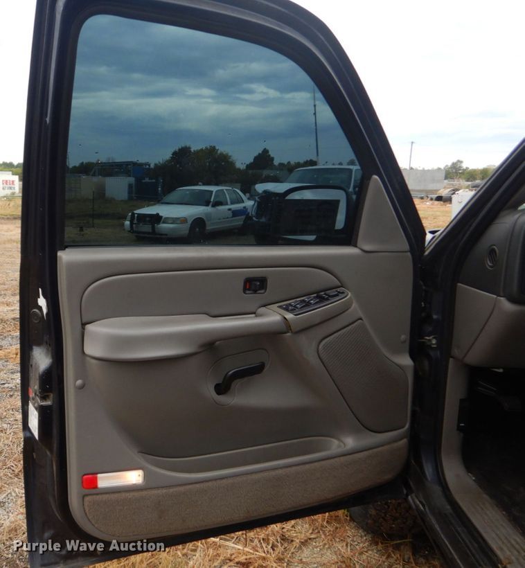 image for item DO1631 2004 Chevrolet Tahoe  SUV