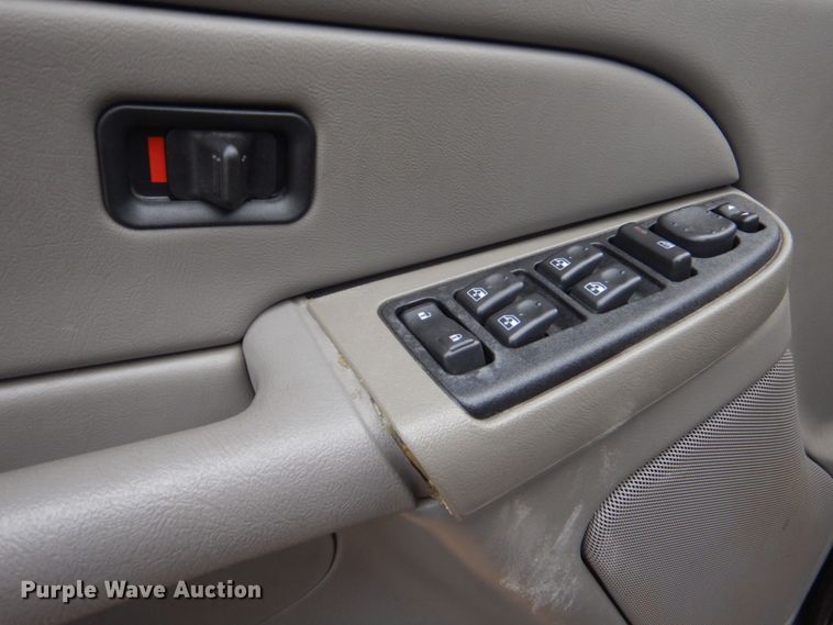 image for item DO1631 2004 Chevrolet Tahoe  SUV