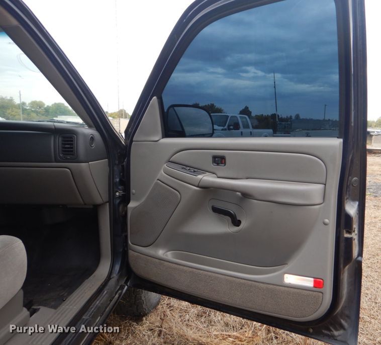 image for item DO1631 2004 Chevrolet Tahoe  SUV