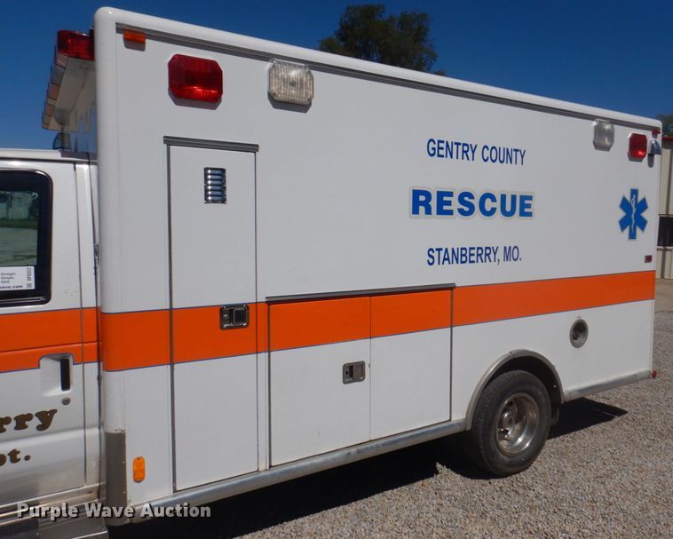 image for item DP0322 1997 Ford E450  ambulance
