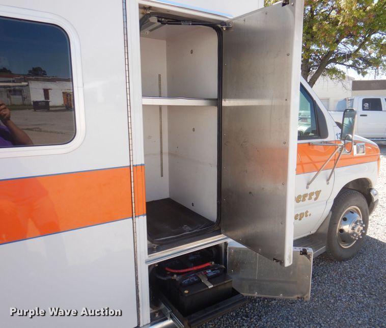 image for item DP0322 1997 Ford E450  ambulance