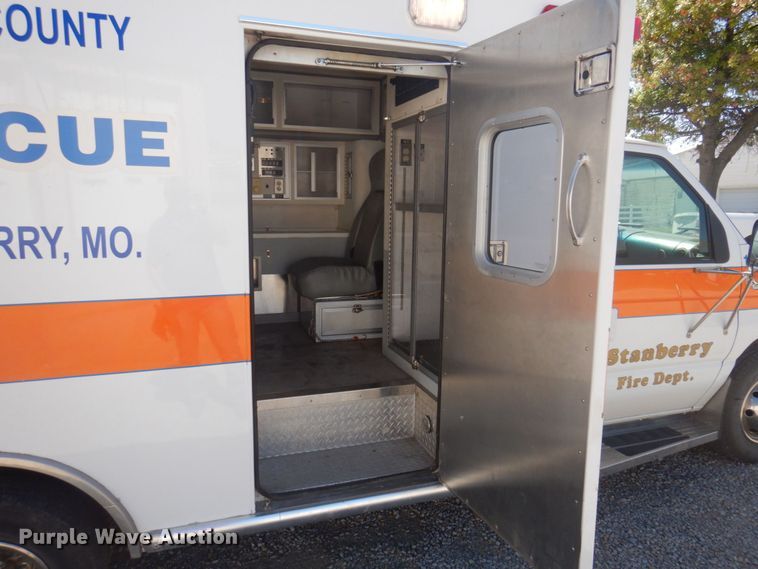 image for item DP0322 1997 Ford E450  ambulance