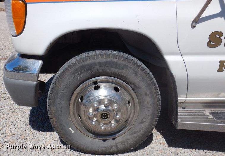 image for item DP0322 1997 Ford E450  ambulance