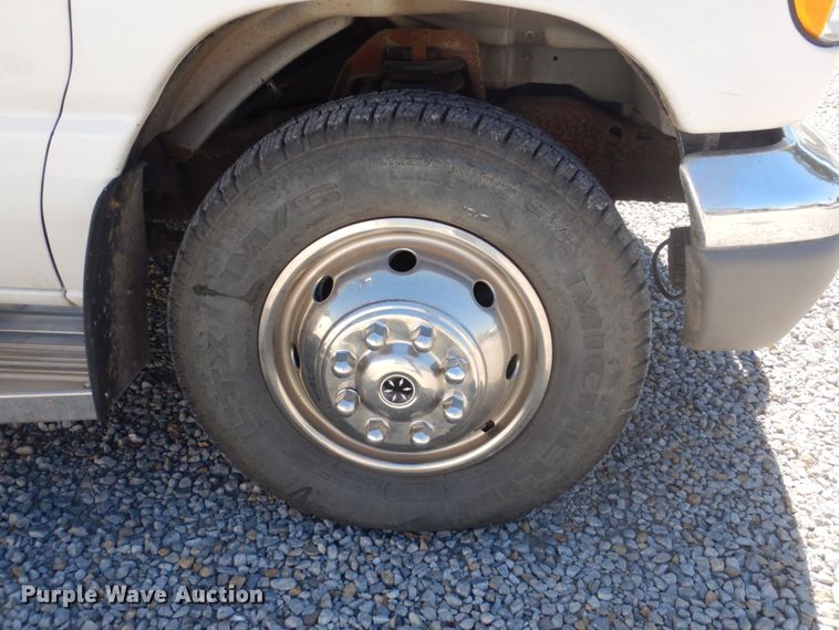 image for item DP0322 1997 Ford E450  ambulance