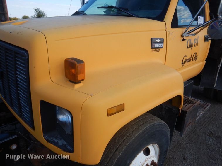 image for item DP0361 1997 Chevrolet C8500  dump truck