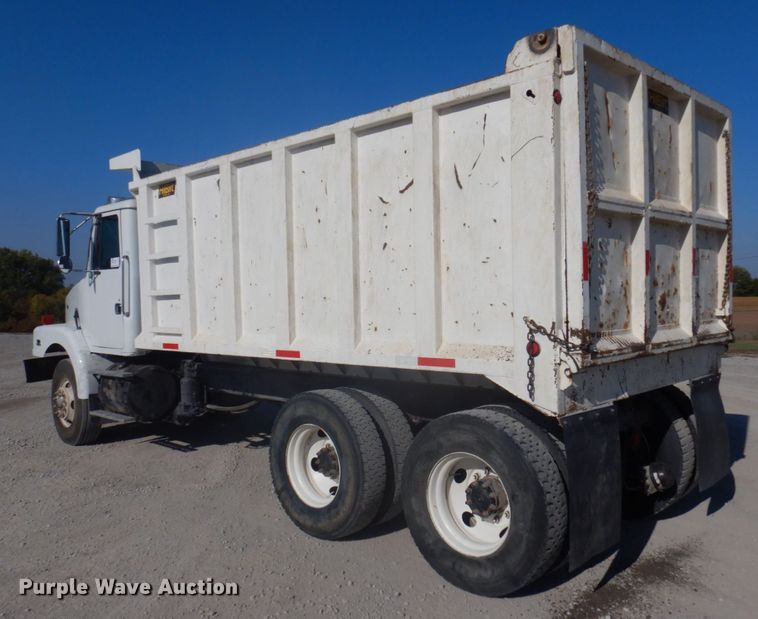 image for item DP0367 2000 Volvo WG  dump truck