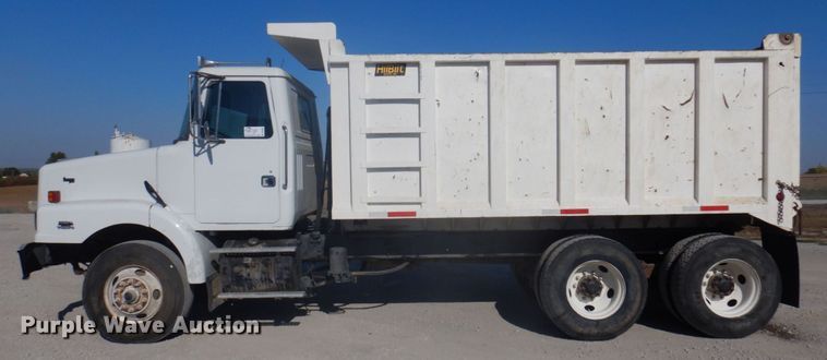 image for item DP0367 2000 Volvo WG  dump truck