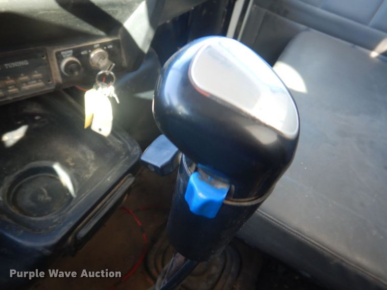 image for item DP0367 2000 Volvo WG  dump truck