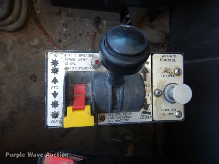 image for item DP0367 2000 Volvo WG  dump truck