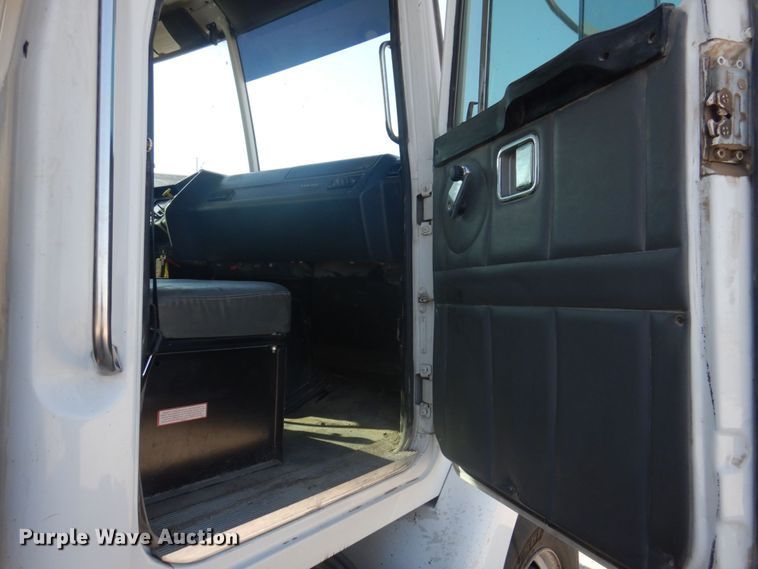 image for item DP0367 2000 Volvo WG  dump truck