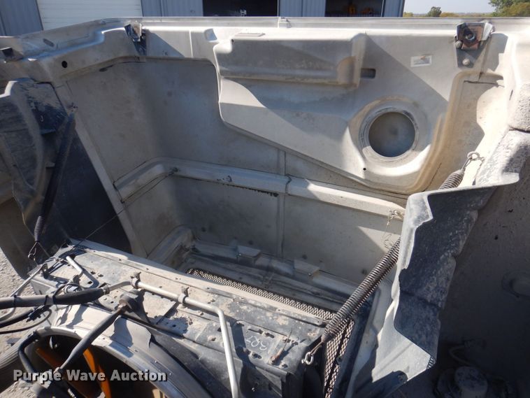 image for item DP0367 2000 Volvo WG  dump truck