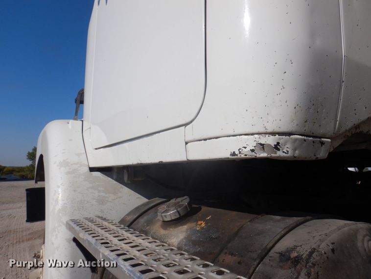 image for item DP0367 2000 Volvo WG  dump truck