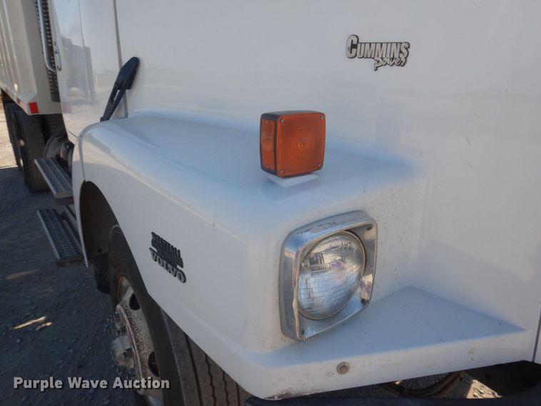 image for item DP0367 2000 Volvo WG  dump truck