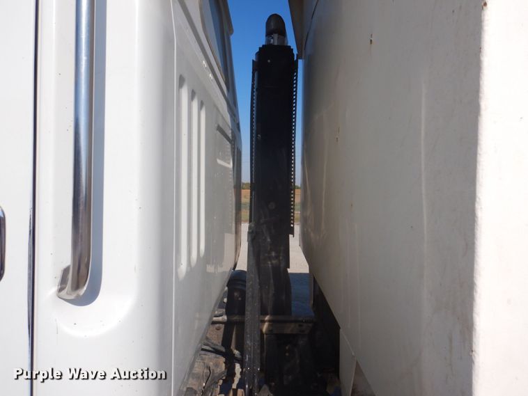 image for item DP0367 2000 Volvo WG  dump truck