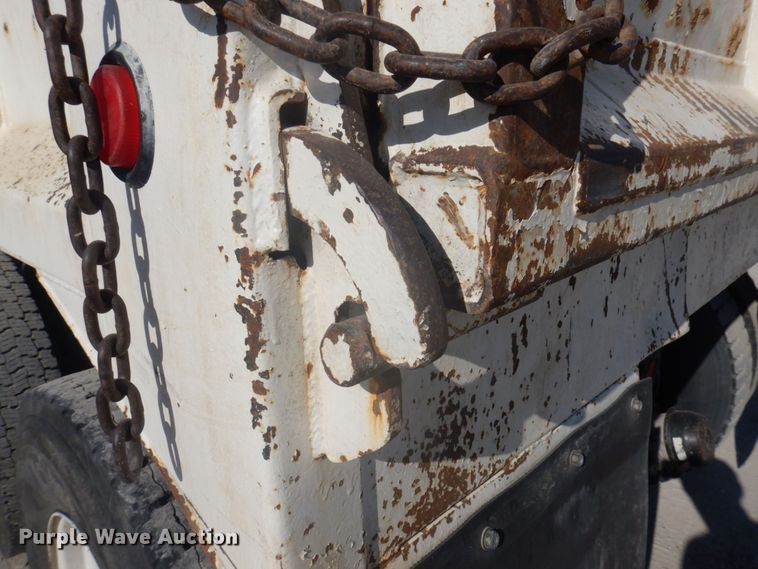 image for item DP0367 2000 Volvo WG  dump truck