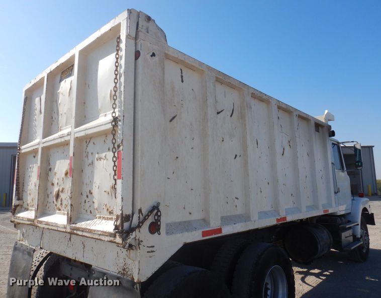 image for item DP0367 2000 Volvo WG  dump truck