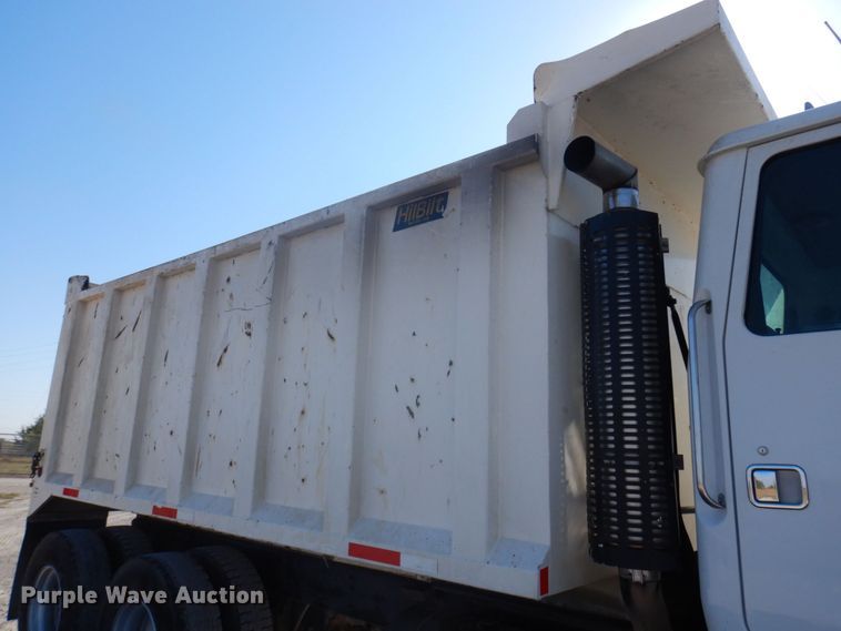 image for item DP0367 2000 Volvo WG  dump truck