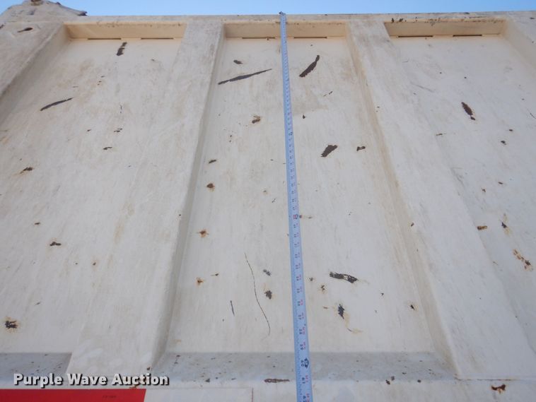 image for item DP0367 2000 Volvo WG  dump truck