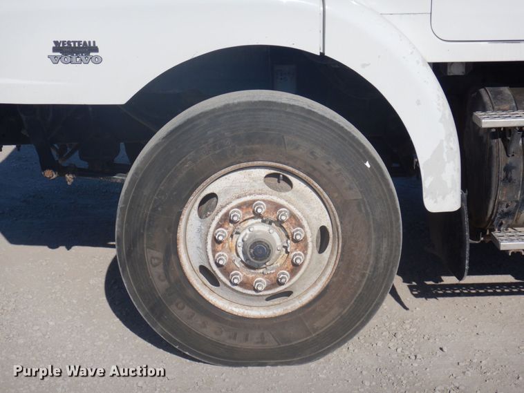 image for item DP0367 2000 Volvo WG  dump truck