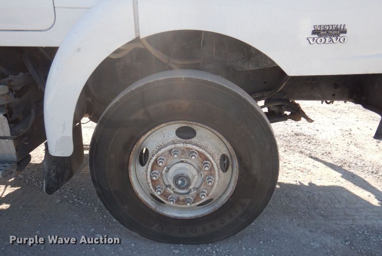 image for item DP0367 2000 Volvo WG  dump truck