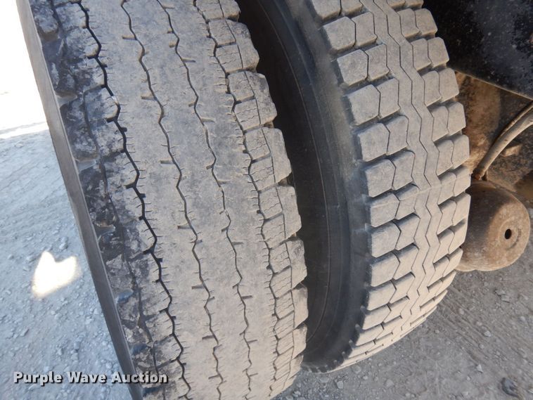 image for item DP0367 2000 Volvo WG  dump truck