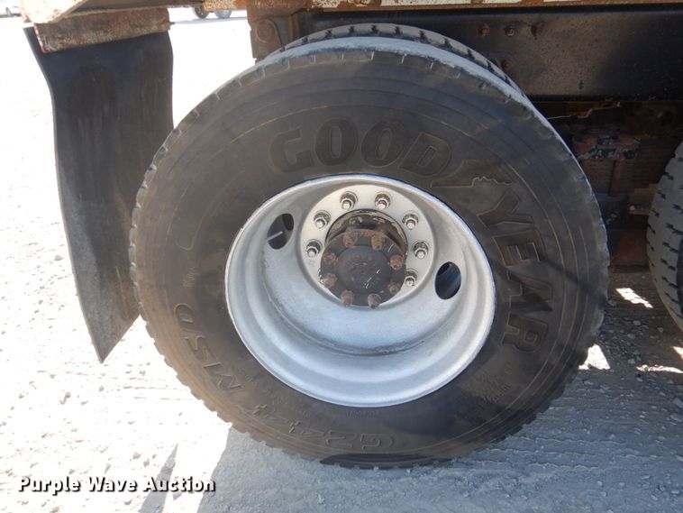 image for item DP0367 2000 Volvo WG  dump truck