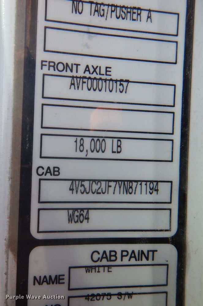 image for item DP0367 2000 Volvo WG  dump truck