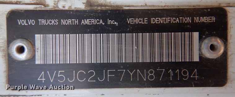 image for item DP0367 2000 Volvo WG  dump truck