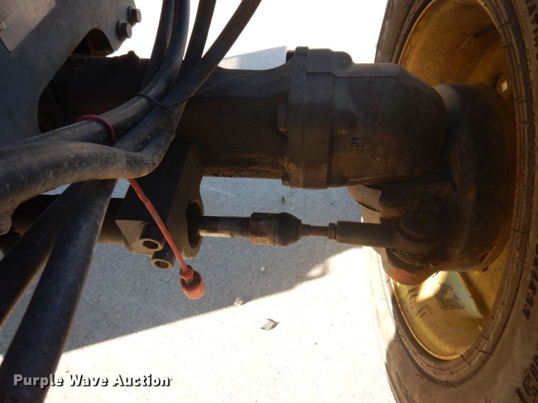 image for item DP0394 2000 John Deere 4700  tractor