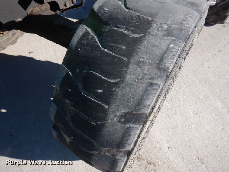 image for item DP0394 2000 John Deere 4700  tractor