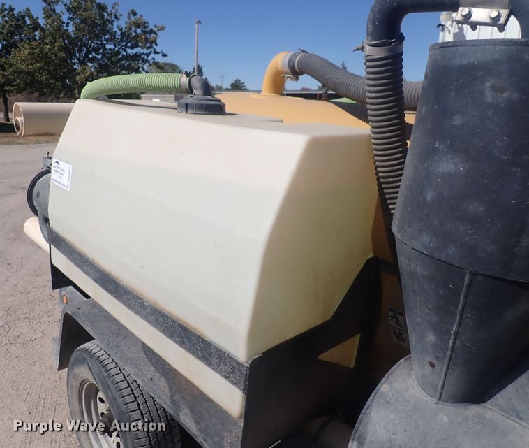 image for item DQ3033 2013 Vermeer V500LEG  vacuum excavator