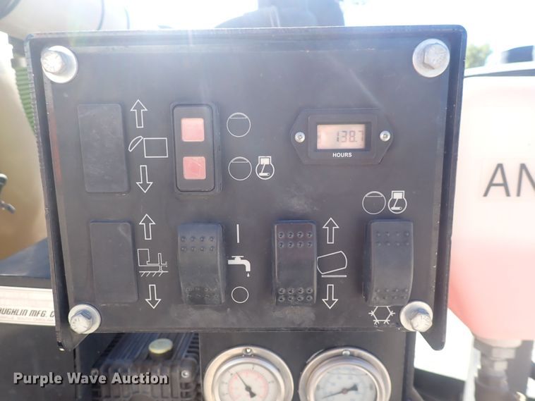 image for item DQ3033 2013 Vermeer V500LEG  vacuum excavator