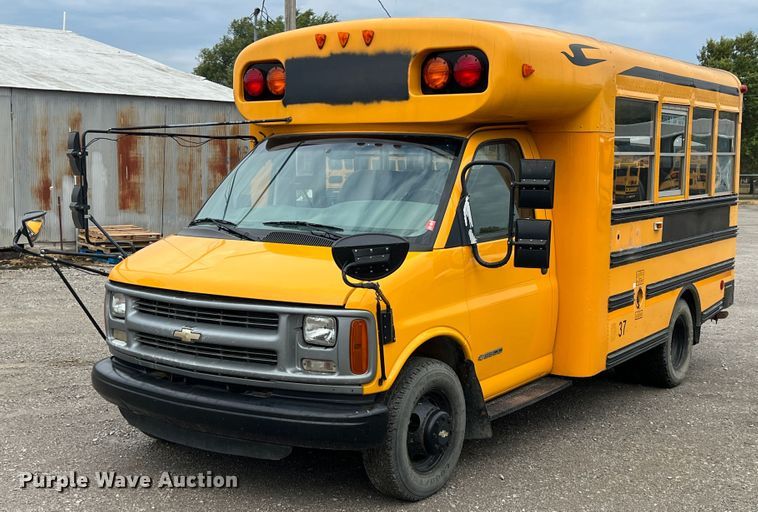 image for item HX9981 1998 Chevrolet Express G3500  school bus
