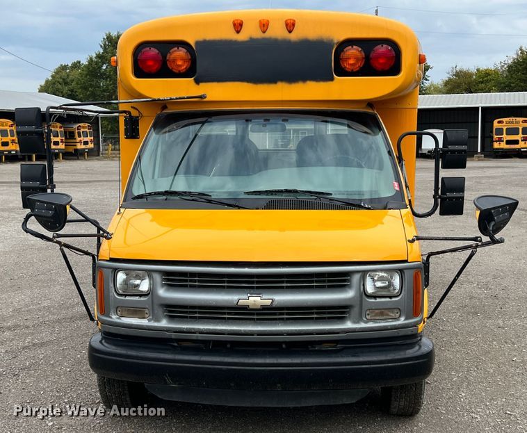 image for item HX9981 1998 Chevrolet Express G3500  school bus