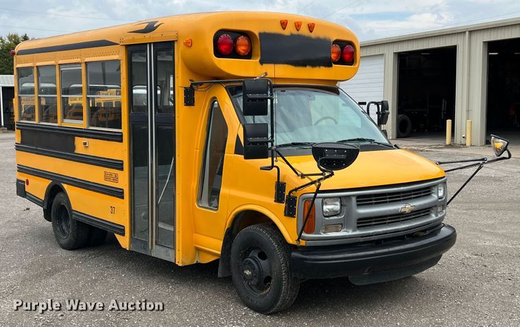 image for item HX9981 1998 Chevrolet Express G3500  school bus