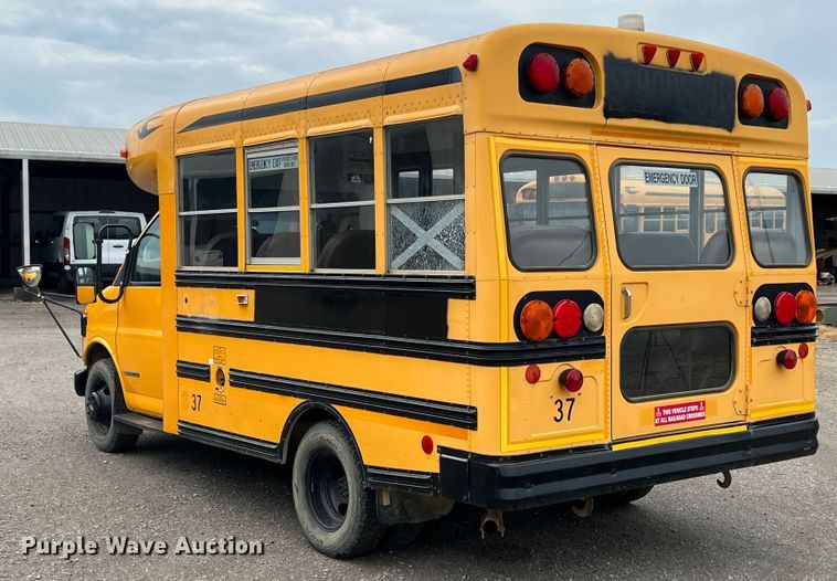 image for item HX9981 1998 Chevrolet Express G3500  school bus