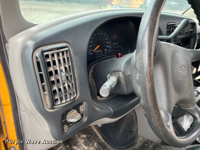 image for item HX9981 1998 Chevrolet Express G3500  school bus