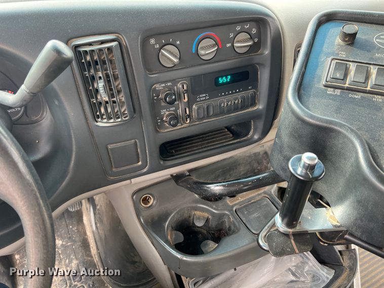 image for item HX9981 1998 Chevrolet Express G3500  school bus