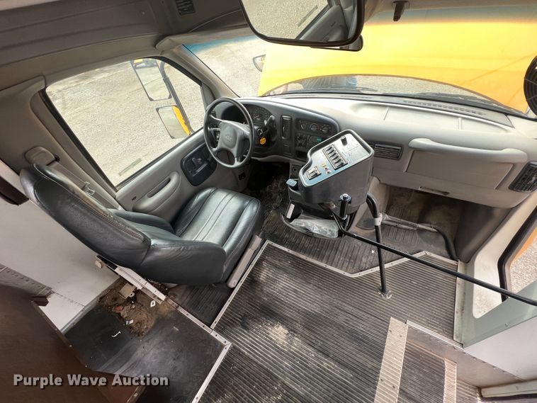 image for item HX9981 1998 Chevrolet Express G3500  school bus