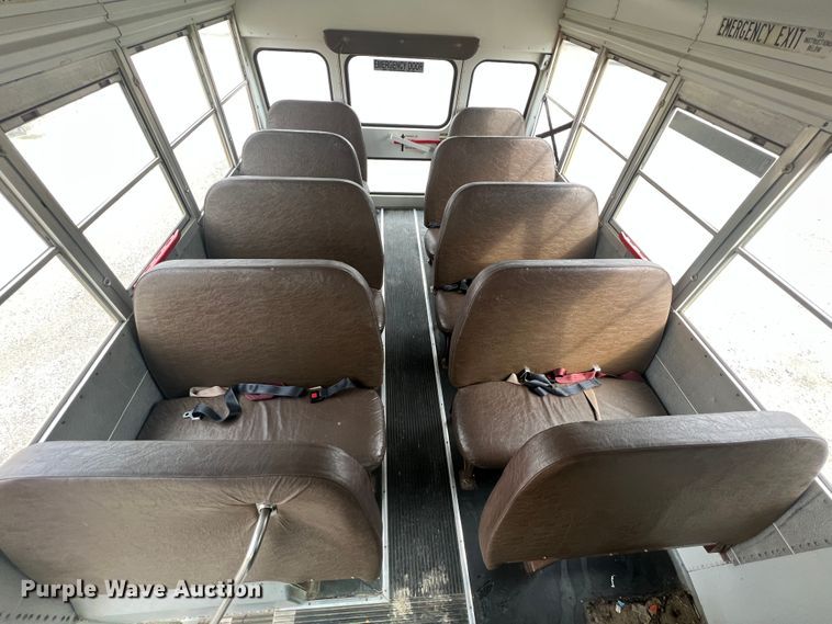 image for item HX9981 1998 Chevrolet Express G3500  school bus