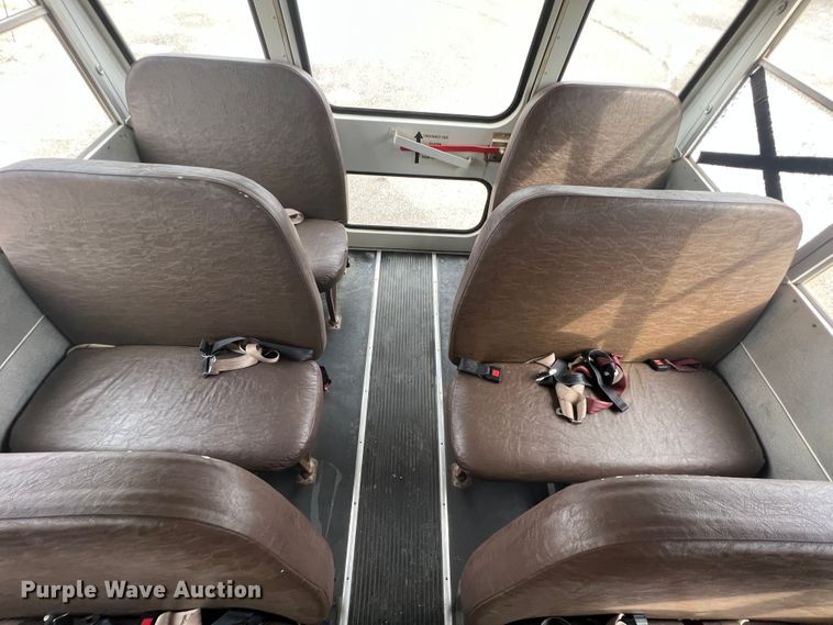 image for item HX9981 1998 Chevrolet Express G3500  school bus